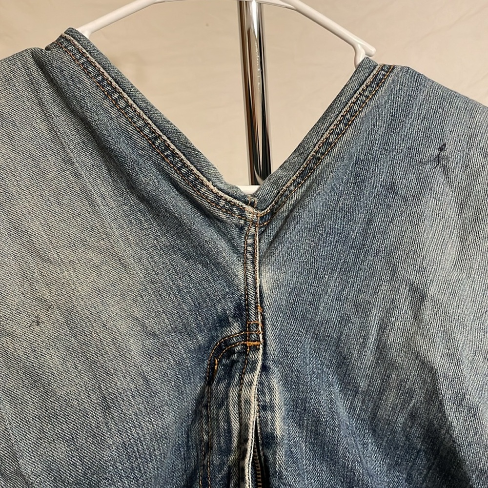 Guess - Picture 2 of 10
